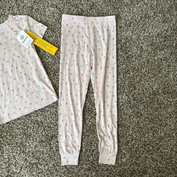 Emerson And Friends | Girl's Pink Floral Sweet Blooms Pajama Set Size 4/5T NWT - Picture 5 of 8